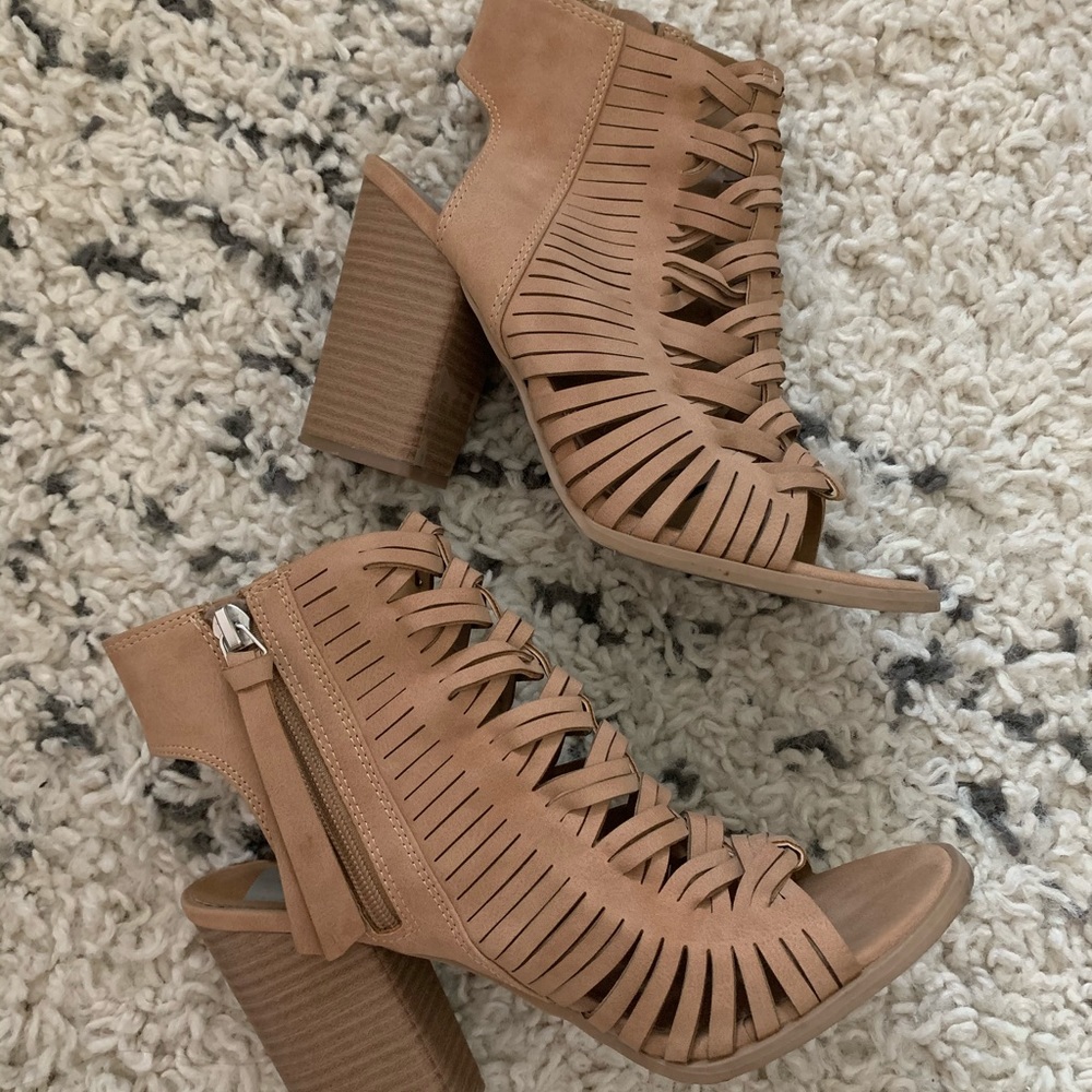 ✨Dolce Vita Woven Style Summer Heel✨